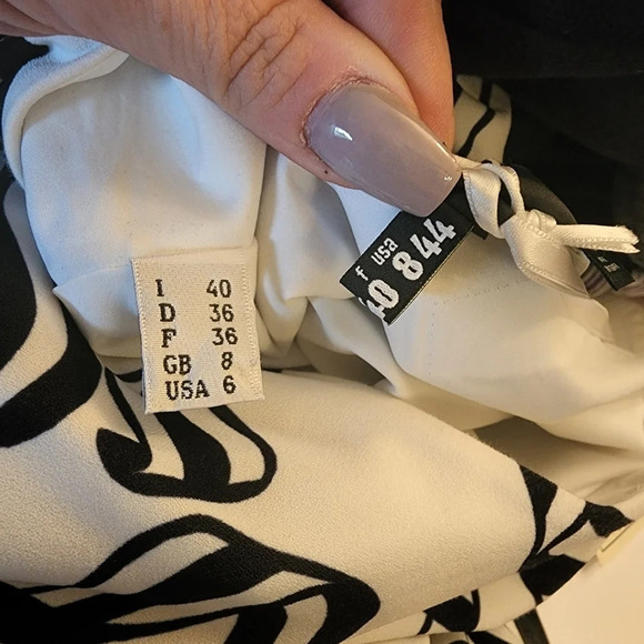 NWT Love Moschino dress. Size 6 or 8. See description - Picture 16 of 16